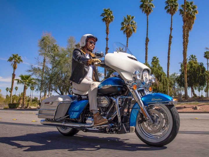 Harley-Davidson Electra Glide Revival - 01